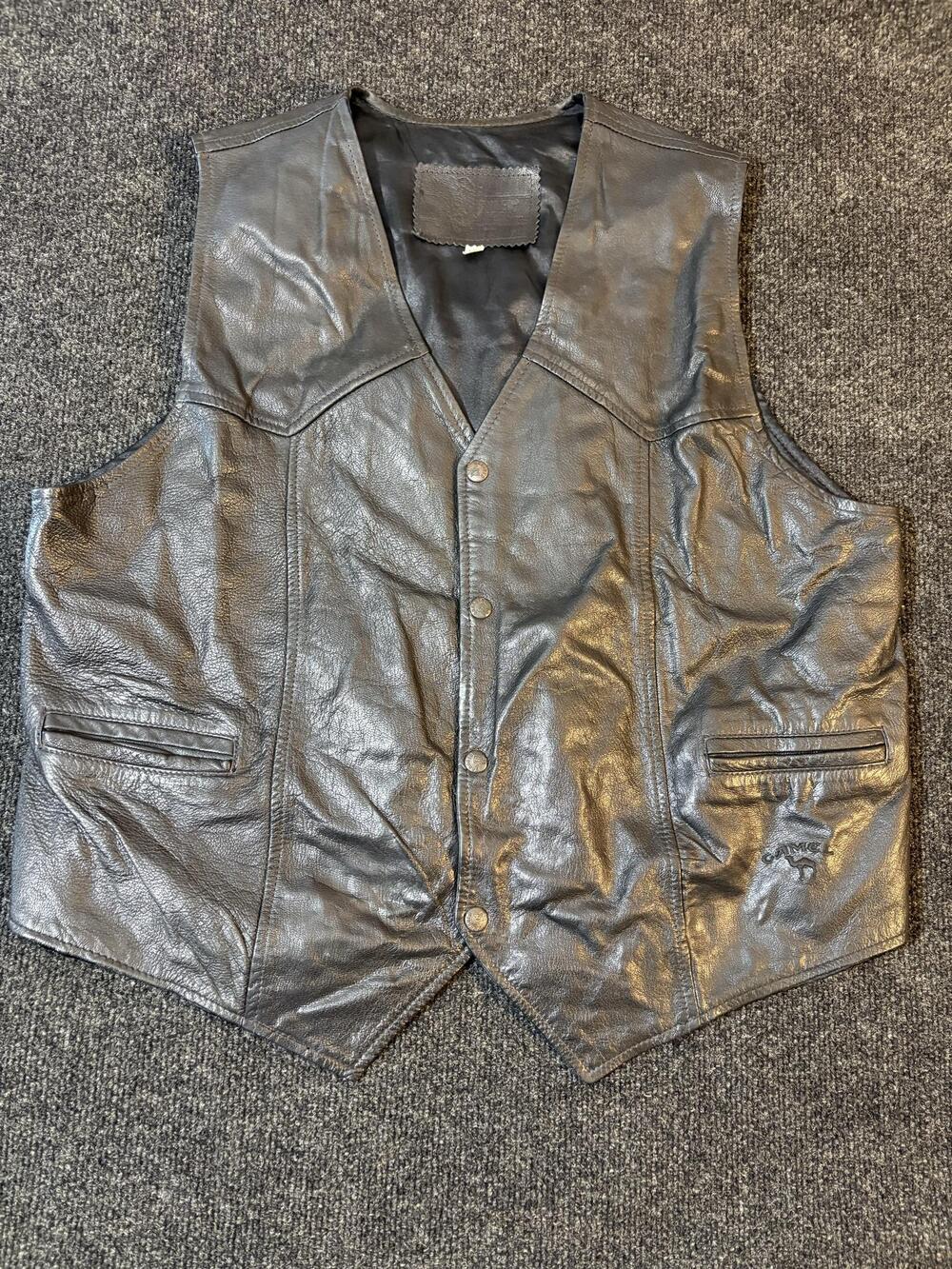 Vintage Camel Vest Mens XL Black Leather Snap Front Biker Lined Pockets Logo